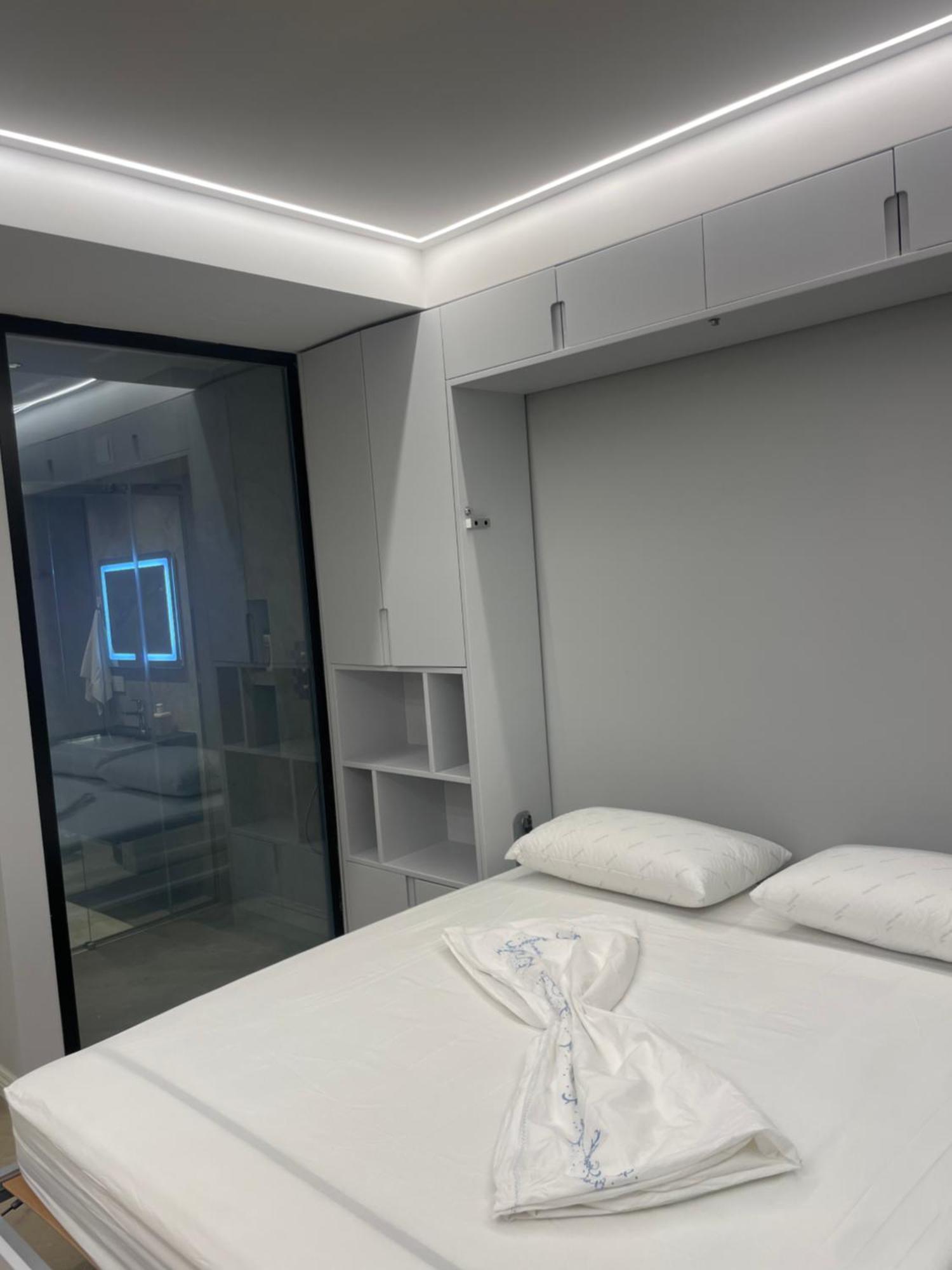 Luxury One Bedroom Apartment Tirana Esterno foto