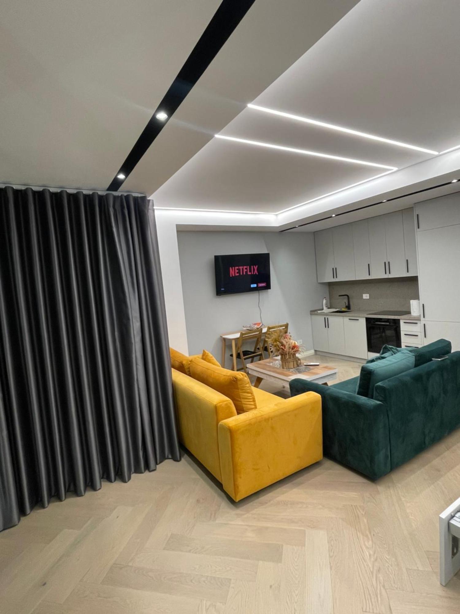 Luxury One Bedroom Apartment Tirana Esterno foto